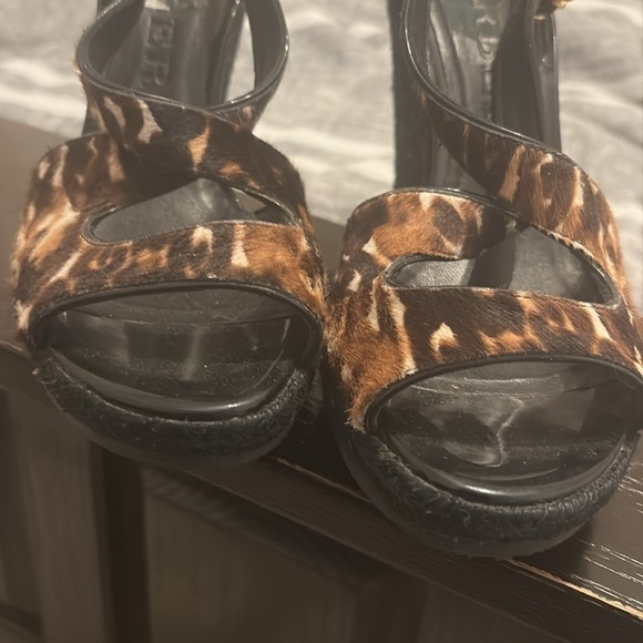 Burberry Wedges Size 36.5 - Picture 3 of 13